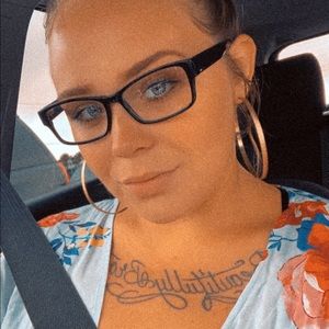 Meet your Posher, Rebekah